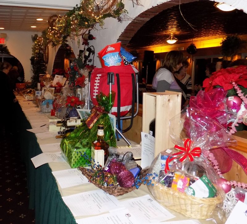 2015 HOLIDAY PARTY & AUCTION WAS A HUGE SUCCESS!